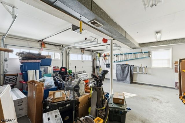 76 Elmwood Ter, Linden City, NJ 07036