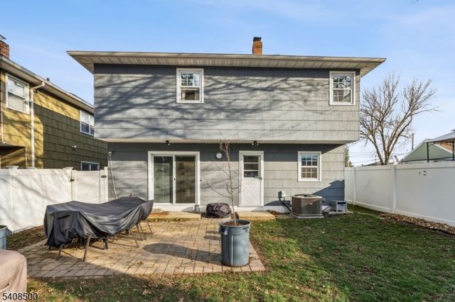 76 Elmwood Ter, Linden City, NJ 07036