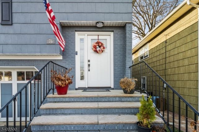 76 Elmwood Ter, Linden City, NJ 07036