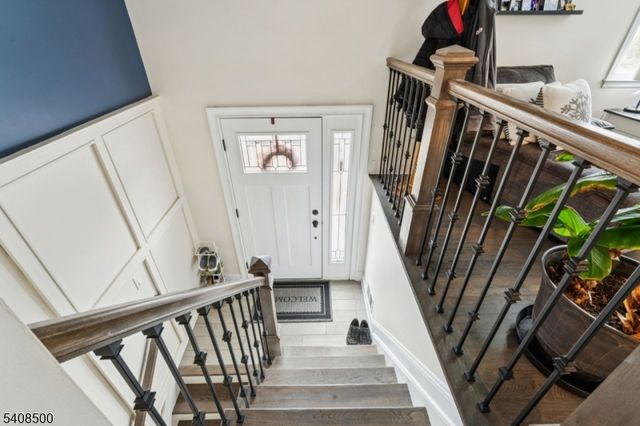 76 Elmwood Ter, Linden City, NJ 07036