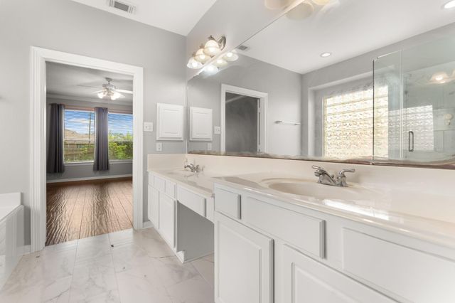 12702 Robins Crest Drive, Tomball, TX 77377