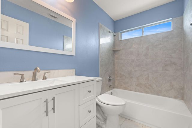 12702 Robins Crest Drive, Tomball, TX 77377