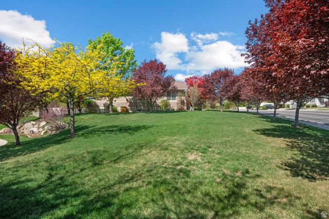 3957 W HONEY LOCUST LN, Cedar Hills, UT 84062