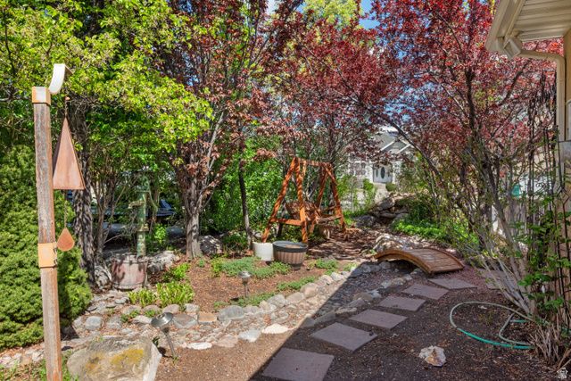 3957 W HONEY LOCUST LN, Cedar Hills, UT 84062