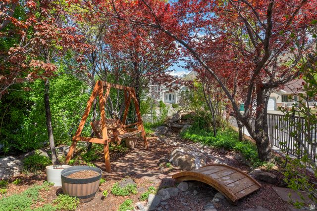 3957 W HONEY LOCUST LN, Cedar Hills, UT 84062
