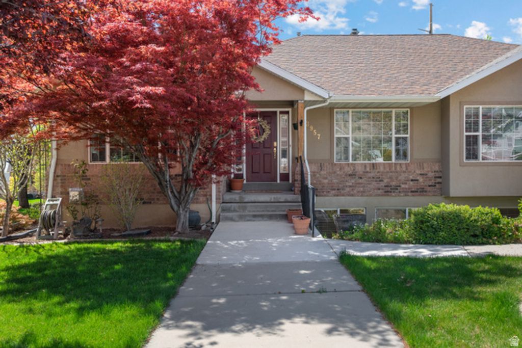 3957 W HONEY LOCUST LN, Cedar Hills, UT 84062