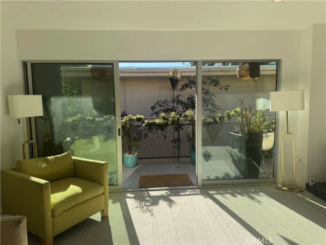 241 S Barrington Avenue B7, Los Angeles, CA 90049