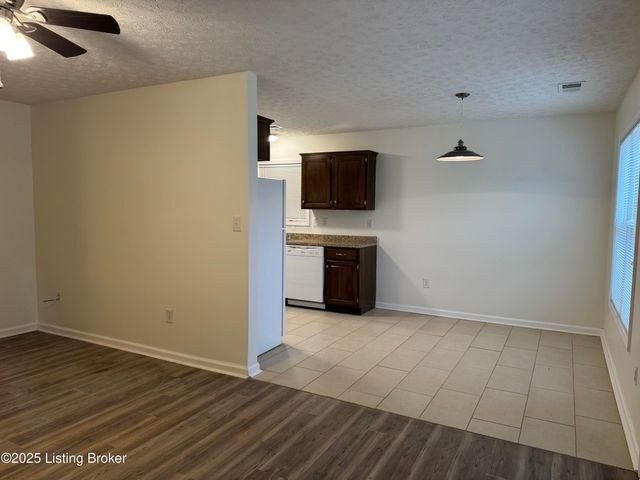 106 Hunter Ln, Brandenburg, KY 40108