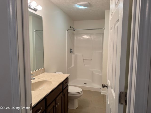 106 Hunter Ln, Brandenburg, KY 40108