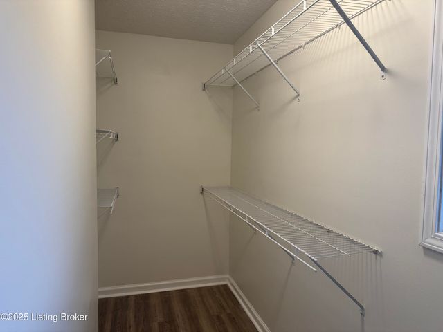 106 Hunter Ln, Brandenburg, KY 40108