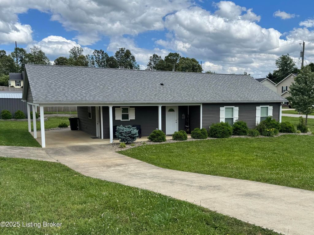 106 Hunter Ln, Brandenburg, KY 40108