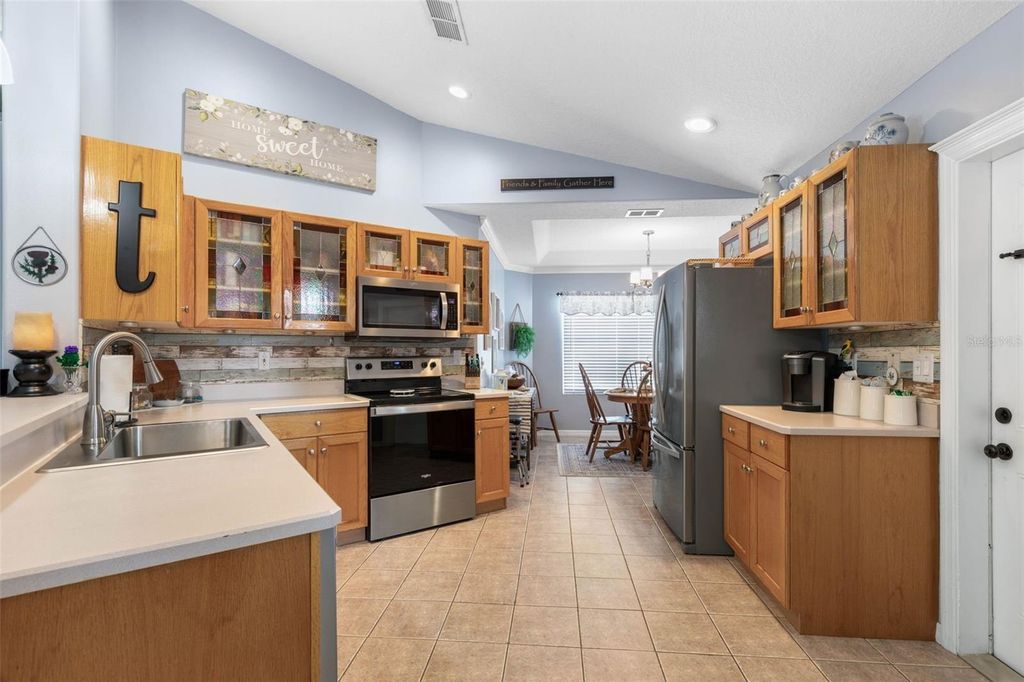 Image 12 of property listing at 23 PALMYRA LANE, Palm Coast, FL 32164