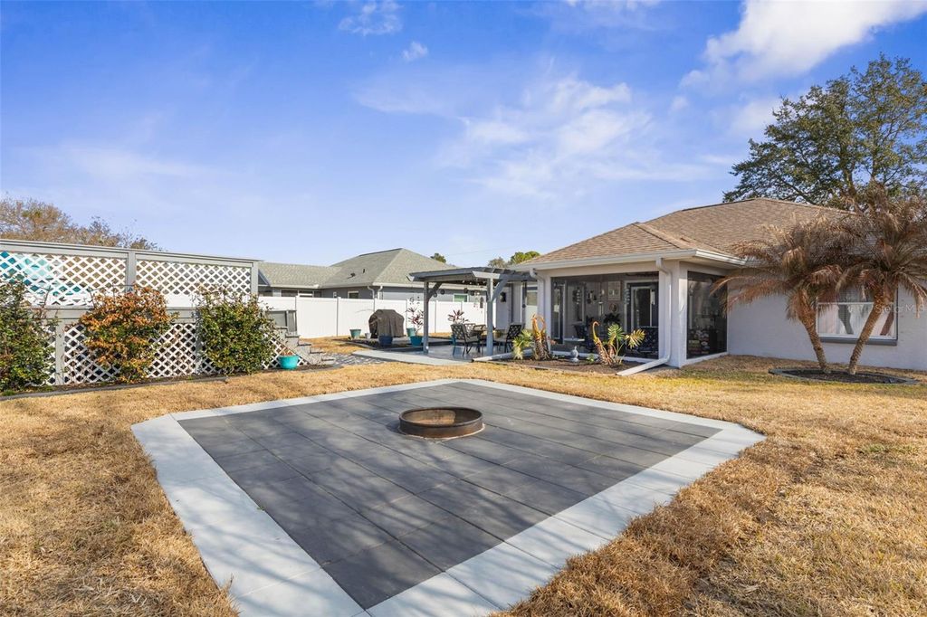 Image 29 of property listing at 23 PALMYRA LANE, Palm Coast, FL 32164