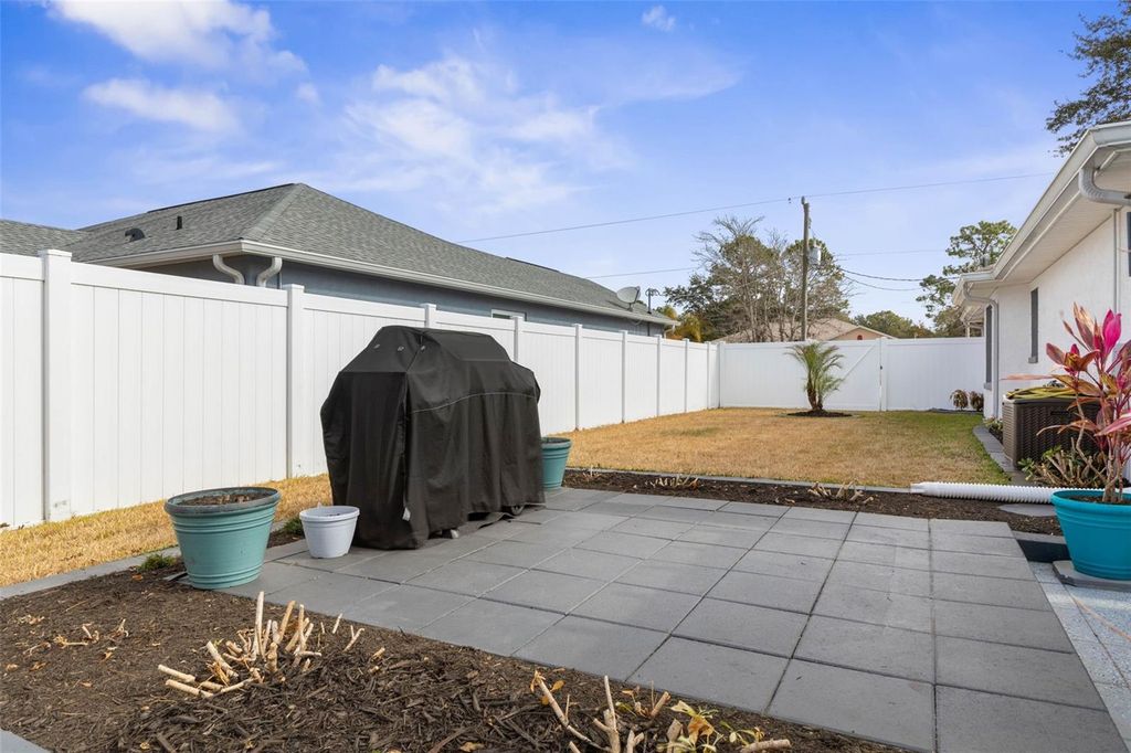 Image 30 of property listing at 23 PALMYRA LANE, Palm Coast, FL 32164