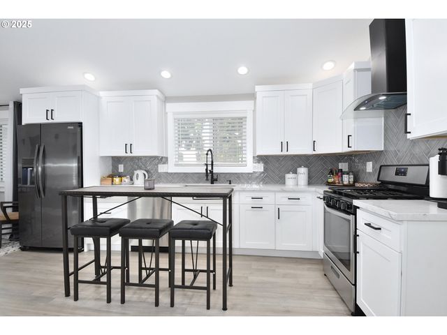 5811 Ne 72ND Ave, Vancouver, WA 98661