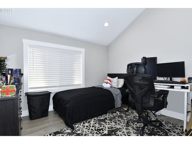 5811 Ne 72ND Ave, Vancouver, WA 98661