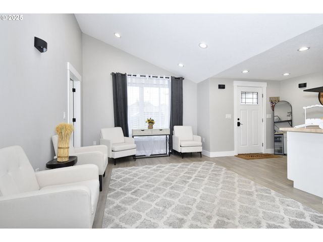 5811 Ne 72ND Ave, Vancouver, WA 98661