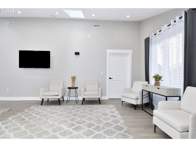 5811 Ne 72ND Ave, Vancouver, WA 98661