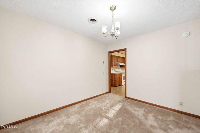 806 Hiwassee Heights Drive, Johnson City, TN 37601