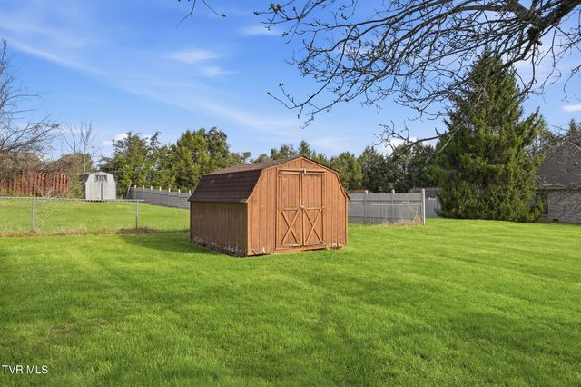 806 Hiwassee Heights Drive, Johnson City, TN 37601