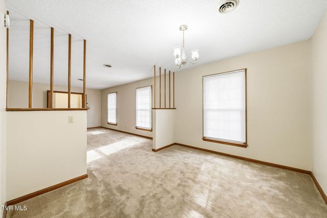 806 Hiwassee Heights Drive, Johnson City, TN 37601
