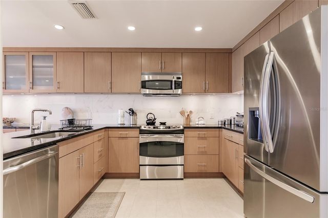 1255 E PEPPERTREE DRIVE 601, Sarasota, FL 34242