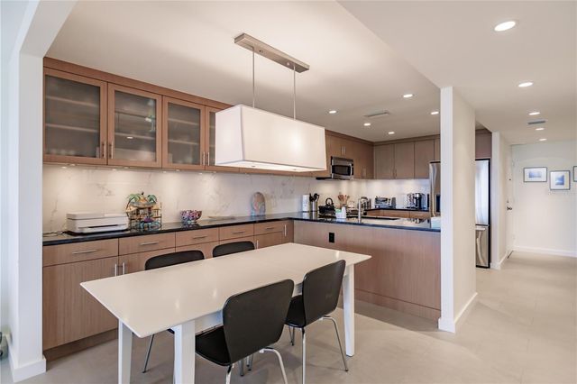 1255 E PEPPERTREE DRIVE 601, Sarasota, FL 34242