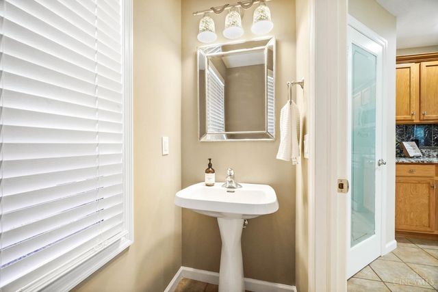 220 Auburn Meadows Court, Carlisle, OH 45005
