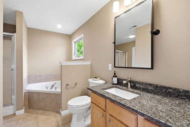 220 Auburn Meadows Court, Carlisle, OH 45005