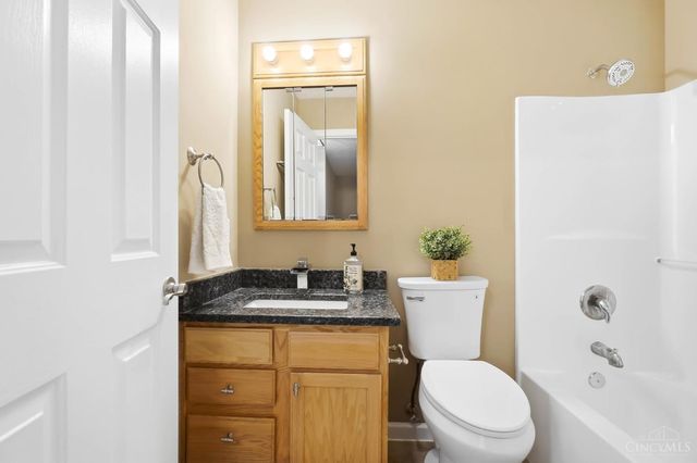 220 Auburn Meadows Court, Carlisle, OH 45005
