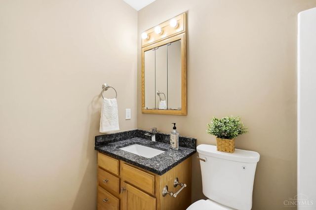 220 Auburn Meadows Court, Carlisle, OH 45005