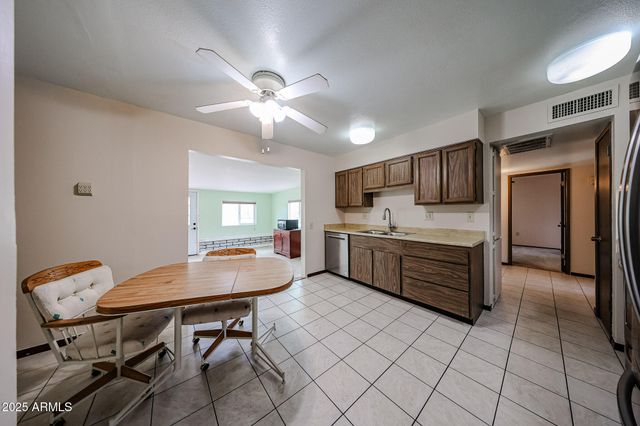 9714 W TERRACE Lane, Sun City, AZ 85373