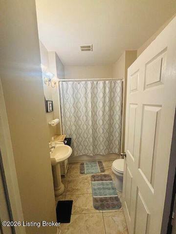 114 N 46th St, Louisville, KY 40212