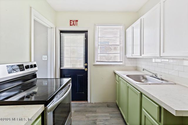 5146 SUNDERLAND Road, Jacksonville, FL 32210