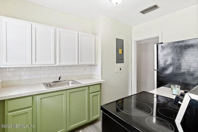 5146 SUNDERLAND Road, Jacksonville, FL 32210