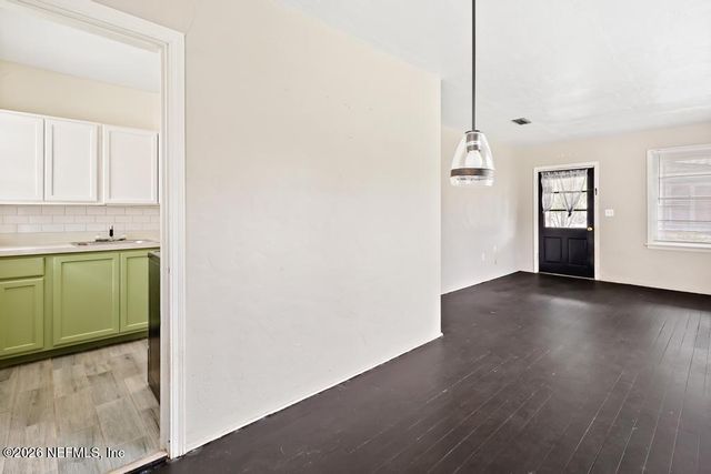 5146 SUNDERLAND Road, Jacksonville, FL 32210