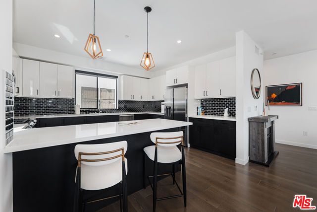 345 N La Fayette Park Place, Los Angeles, CA 90026