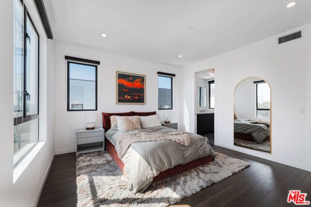 345 N La Fayette Park Place, Los Angeles, CA 90026