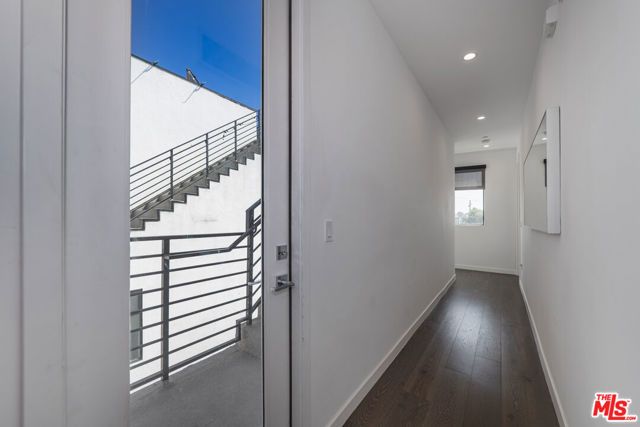 345 N La Fayette Park Place, Los Angeles, CA 90026