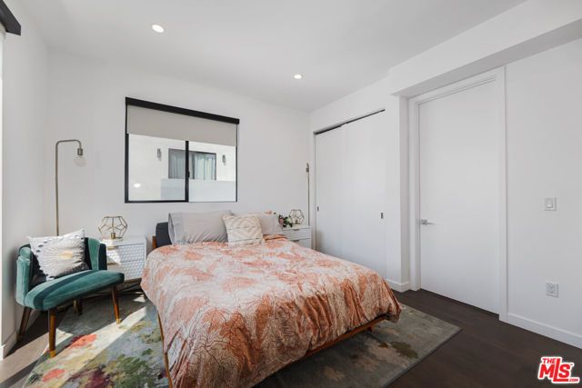 345 N La Fayette Park Place, Los Angeles, CA 90026