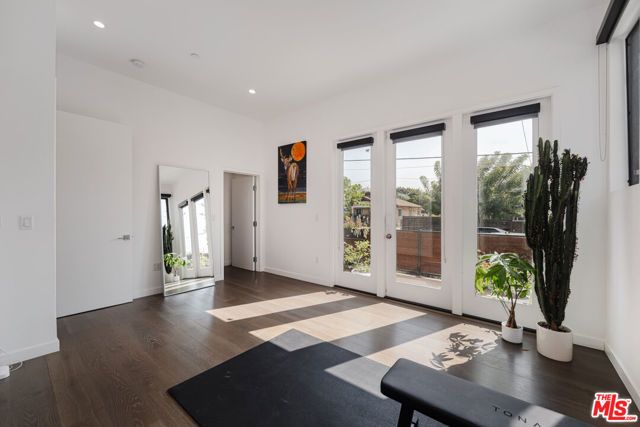 345 N La Fayette Park Place, Los Angeles, CA 90026