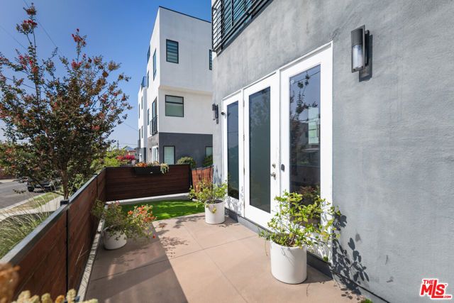 345 N La Fayette Park Place, Los Angeles, CA 90026