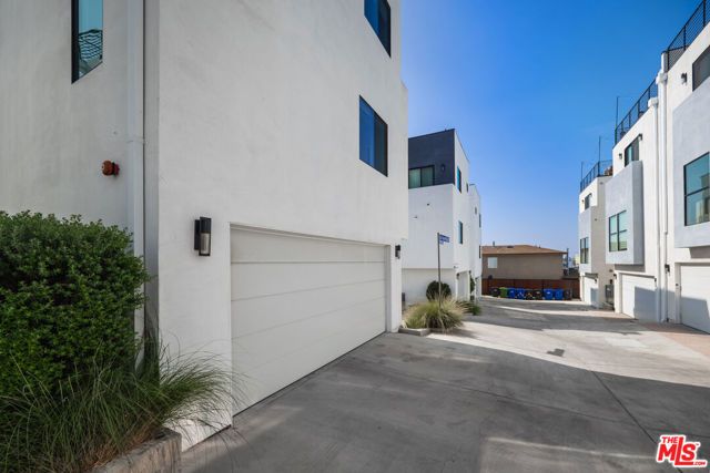 345 N La Fayette Park Place, Los Angeles, CA 90026