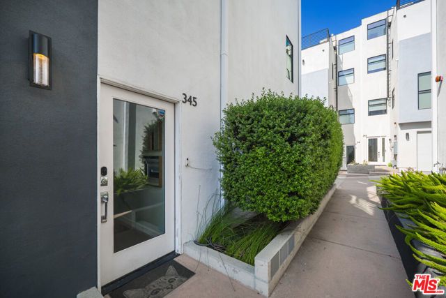345 N La Fayette Park Place, Los Angeles, CA 90026