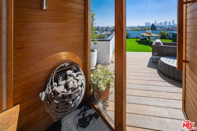 345 N La Fayette Park Place, Los Angeles, CA 90026