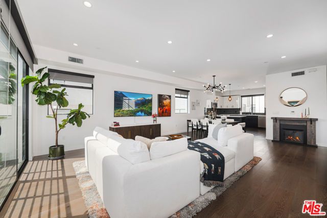 345 N La Fayette Park Place, Los Angeles, CA 90026