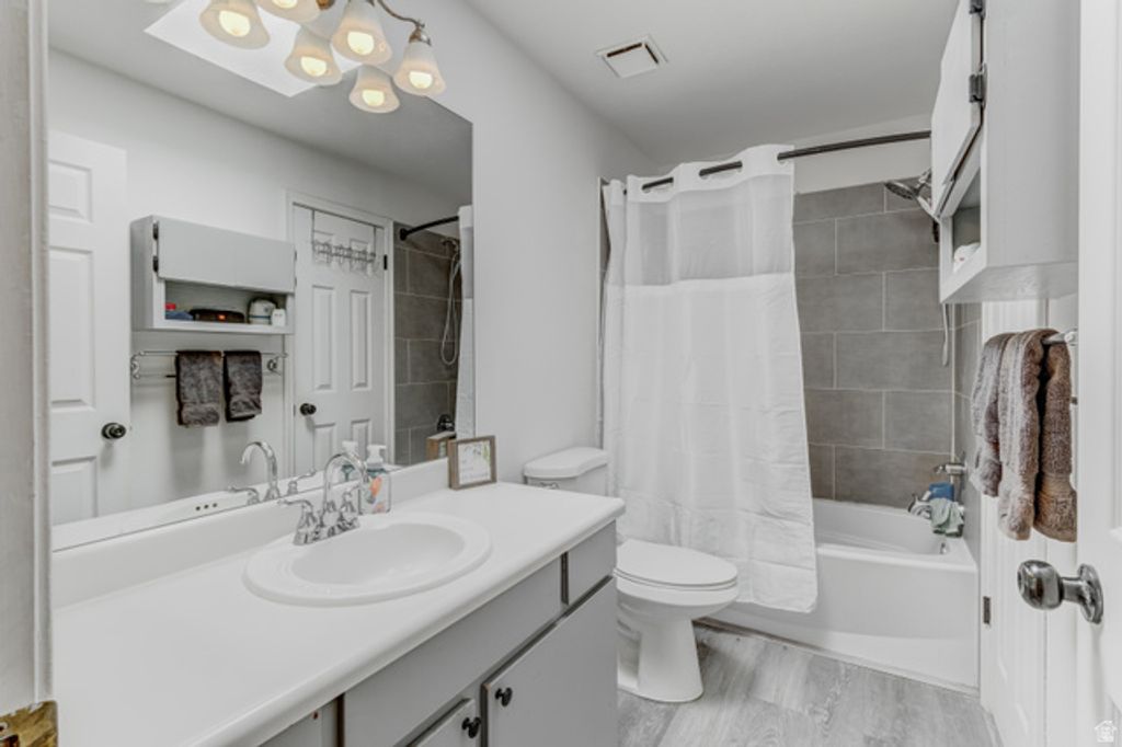 Image 12 of property listing at 5041 S HEATH AVE, Salt Lake City, UT 84118