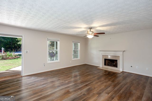 178 N Springs Court, Acworth, GA 30101