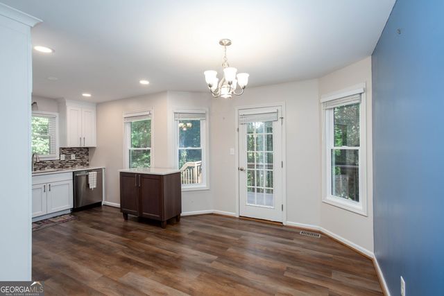 178 N Springs Court, Acworth, GA 30101