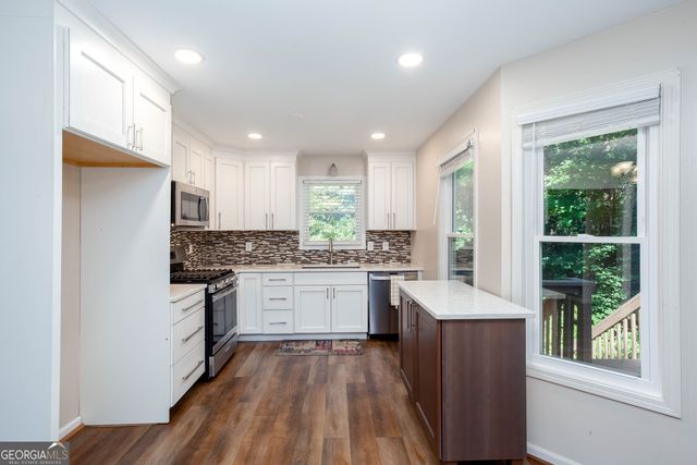 178 N Springs Court, Acworth, GA 30101